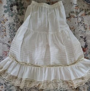 Vintage Gunne Sax white lace skirt